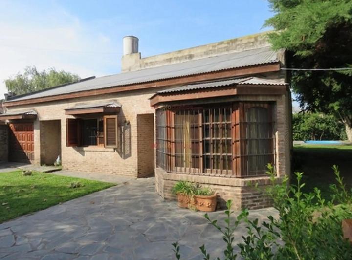 Casa · 200m² · 7 Ambientes · 2 Cocheras