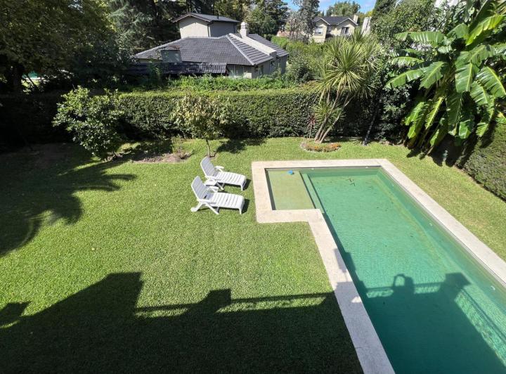 Casa · 322m² · 9 Ambientes