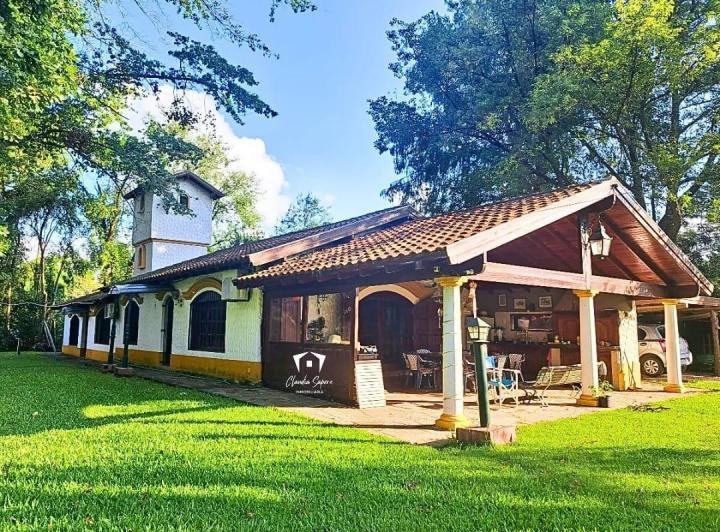 Casa · 273m² · 5 Ambientes · 2 Cocheras