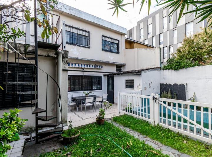 Casa · 265m² · 7 Ambientes · 1 Cochera