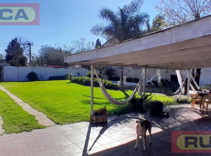 Casa · 140m² · 5 Ambientes · 4 Cocheras
