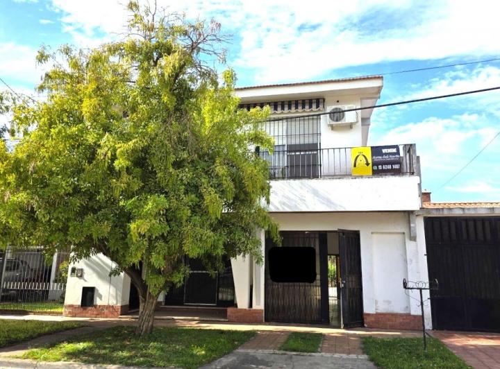 Casa · 158m² · 4 Ambientes · 3 Cocheras
