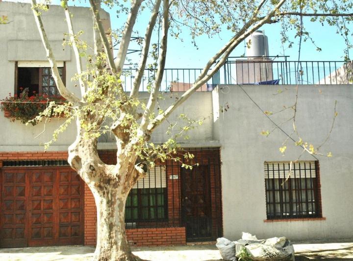 Casa · 150m² · 5 Ambientes · 2 Cocheras