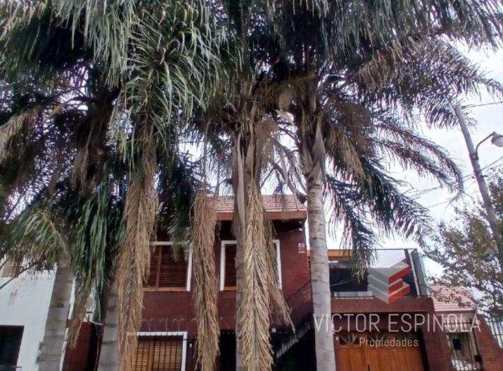 Casa · 200m² · 6 Ambientes · 3 Cocheras