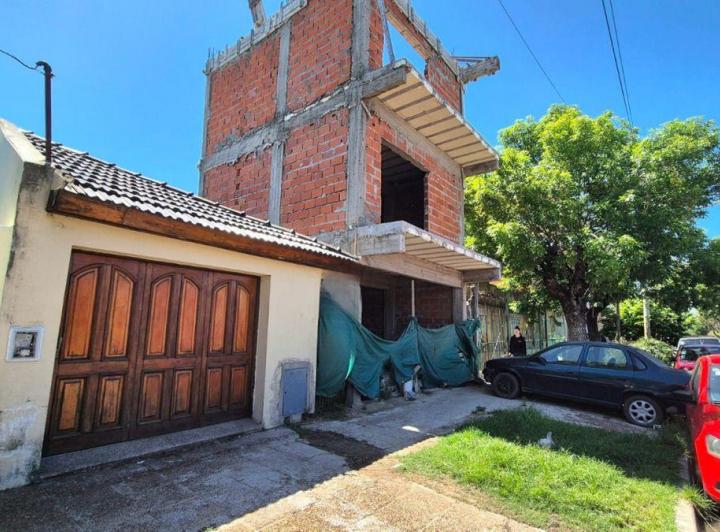 Casa · 204m² · 6 Ambientes · 1 Cochera