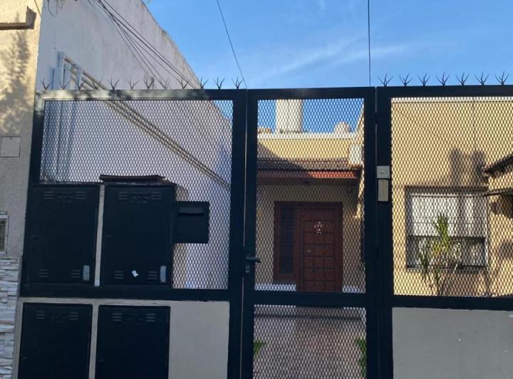 Casa · 122m² · 8 Ambientes
