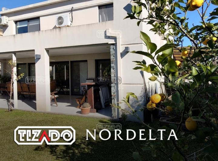 Casa · 260m² · 5 Ambientes · 1 Cochera