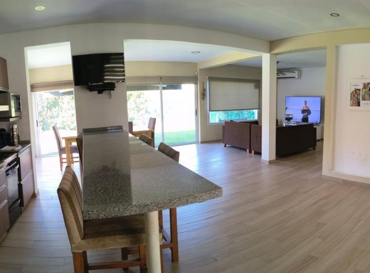 Casa · 135m² · 5 Ambientes · 2 Cocheras