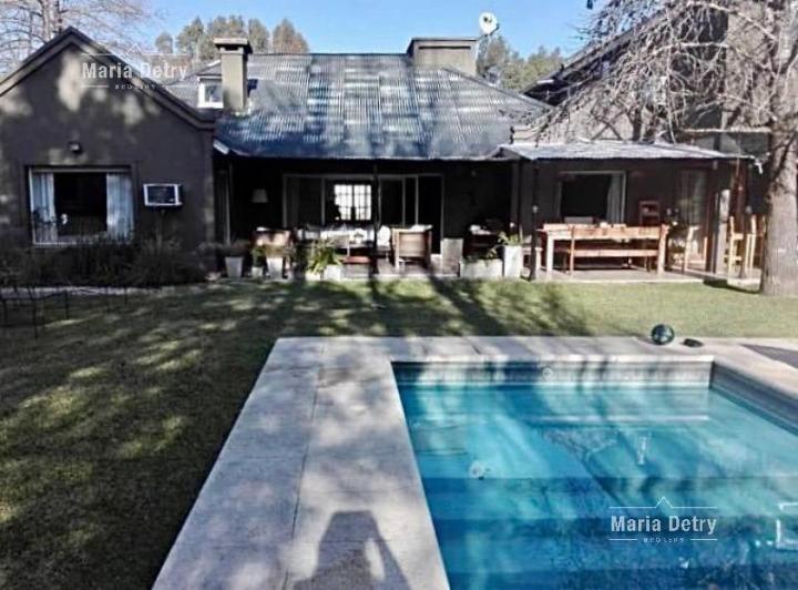 Casa · 315m² · 7 Ambientes