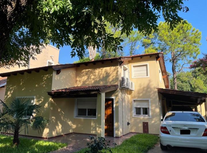 Casa · 146m² · 6 Ambientes · 1 Cochera
