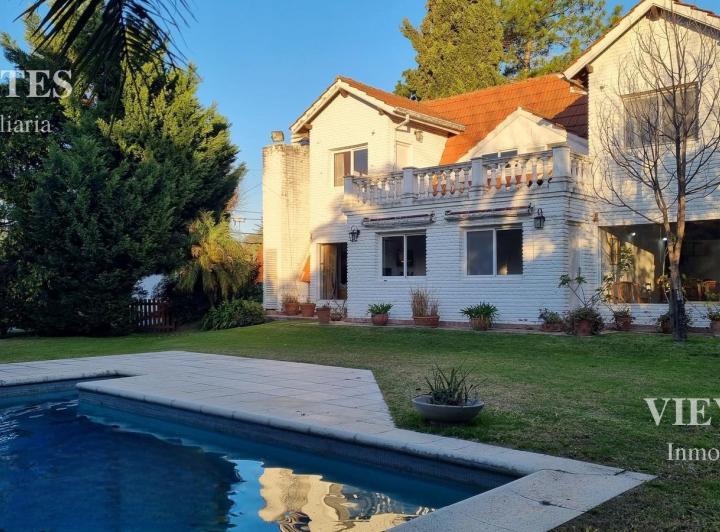 Casa · 684m² · 6 Ambientes