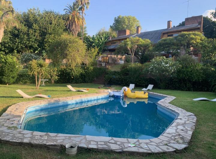 Casa · 350m² · 5 Ambientes · 3 Cocheras
