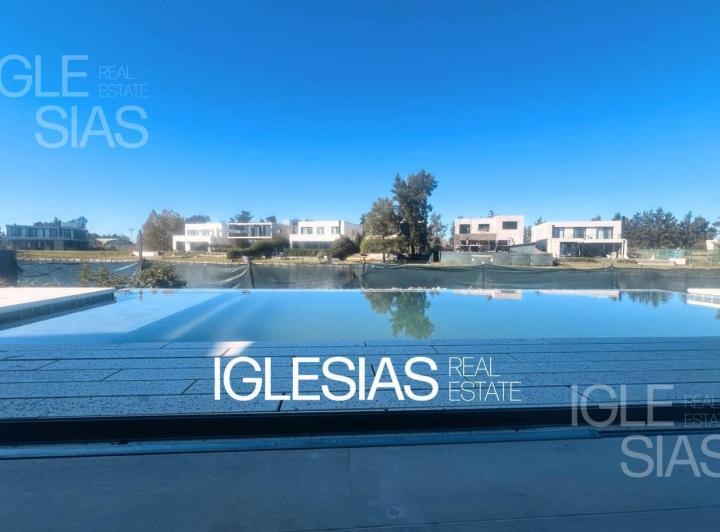 Casa · 280m² · 7 Ambientes