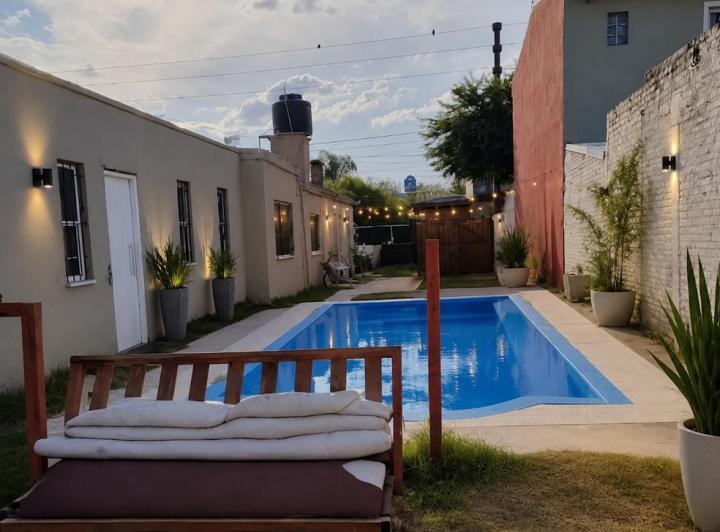Casa · 80m² · 10 Ambientes · 1 Cochera