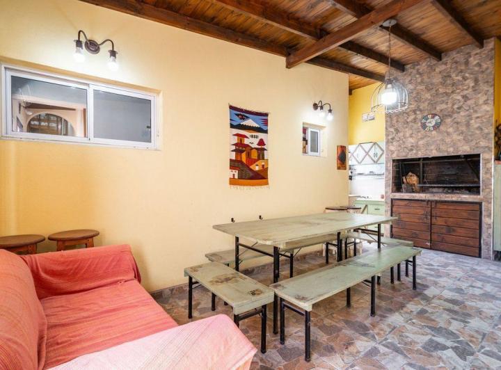Casa · 235m² · 5 Ambientes · 1 Cochera