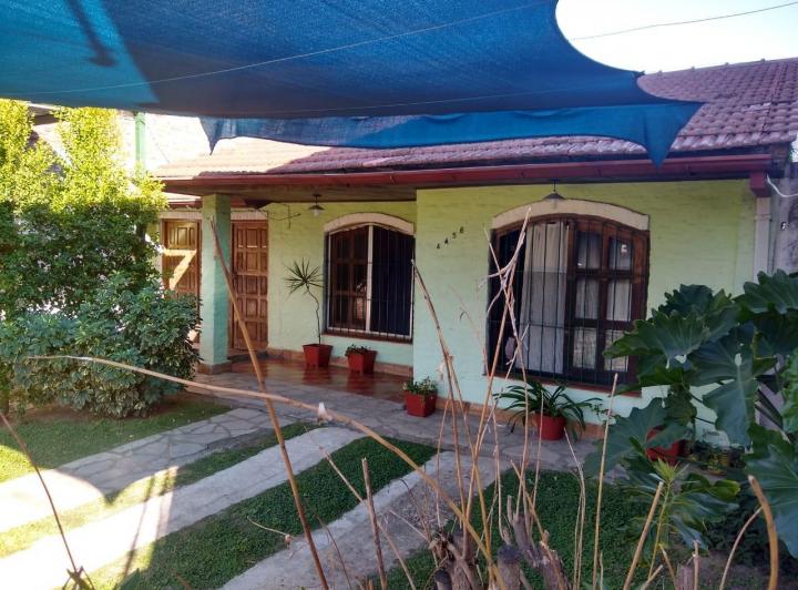 Casa · 80m² · 5 Ambientes · 1 Cochera