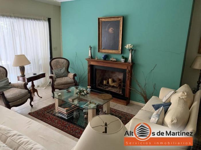 Casa · 340m² · 4 Dormitorios