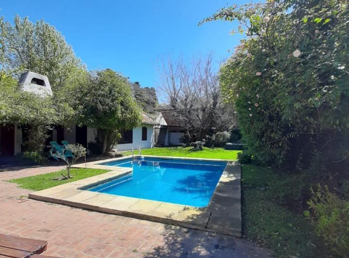 Casa · 420m² · 5 Ambientes · 3 Cocheras
