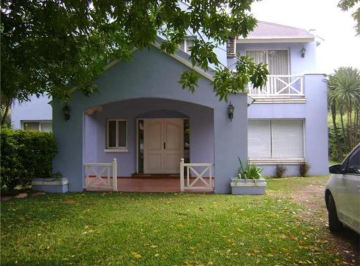 Casa · 220m² · 5 Ambientes