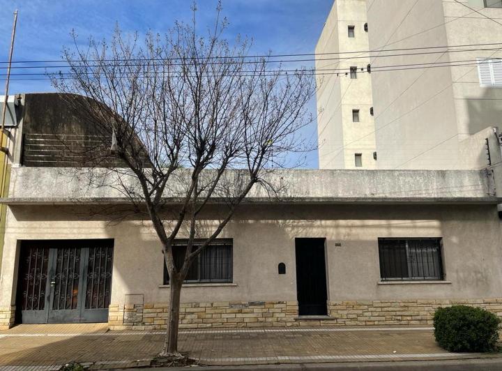 Casa · 197m² · 5 Ambientes · 3 Cocheras
