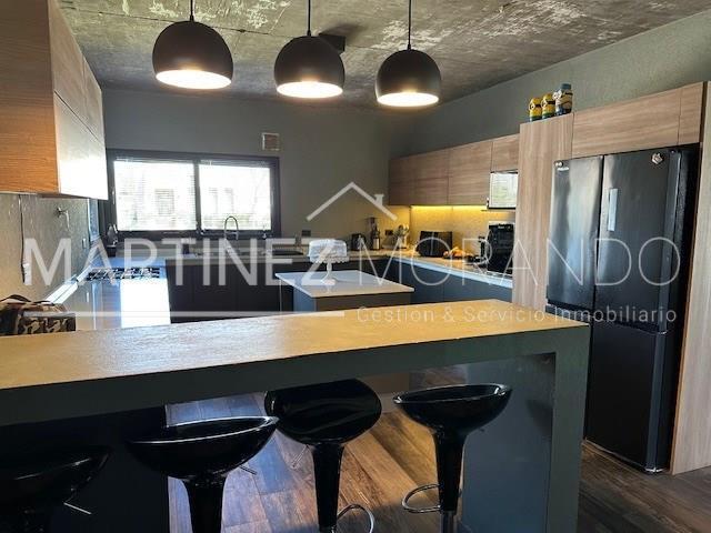 Casa · 354m² · 5 Ambientes · 2 Cocheras