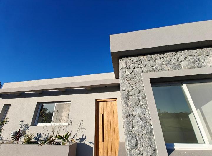 Casa · 146m² · 5 Ambientes · 2 Cocheras
