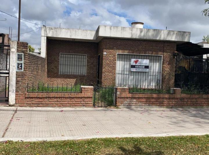 Casa · 148m² · 6 Ambientes · 1 Cochera
