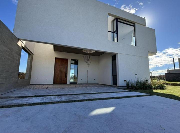 Casa · 218m² · 5 Ambientes