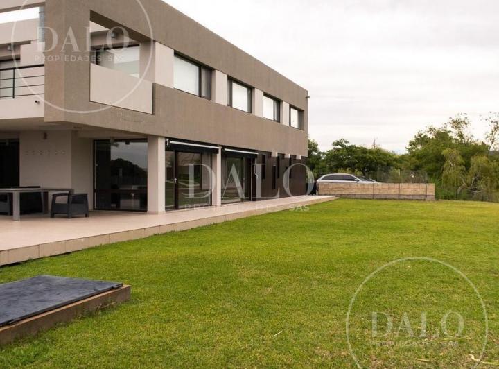 Casa · 522m² · 6 Ambientes · 6 Cocheras