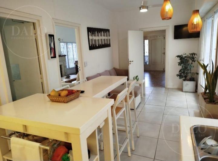 Casa · 240m² · 5 Ambientes · 1 Cochera