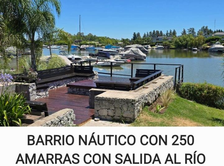 Casa · 264m² · 5 Ambientes · 2 Cocheras