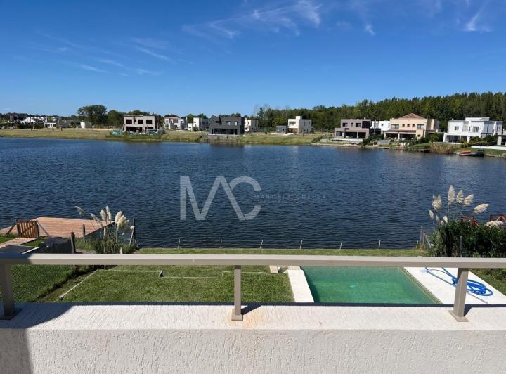 Casa · 216m² · 5 Ambientes