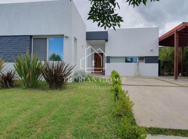 Casa · 175m² · 6 Ambientes · 4 Cocheras