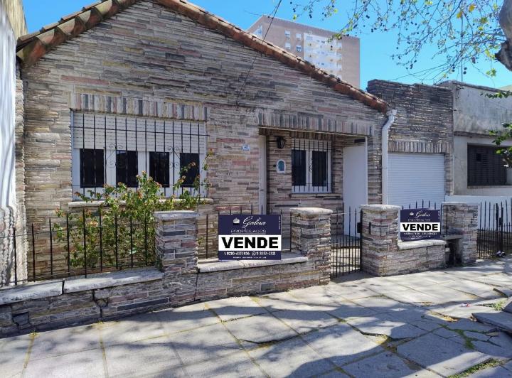 Casa · 130m² · 6 Ambientes · 2 Cocheras