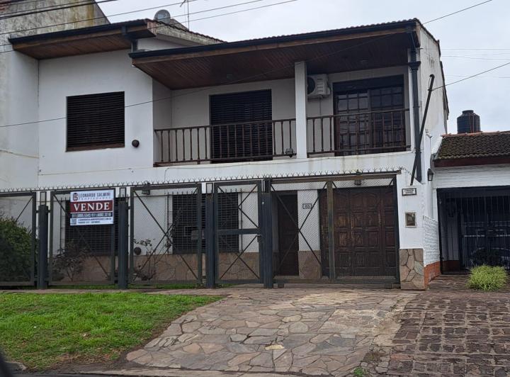 Casa · 165m² · 5 Ambientes · 1 Cochera