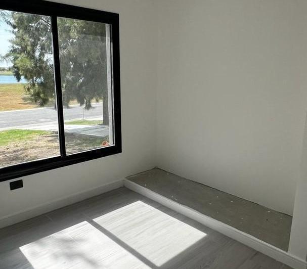 Casa · 258m² · 6 Ambientes · 2 Cocheras