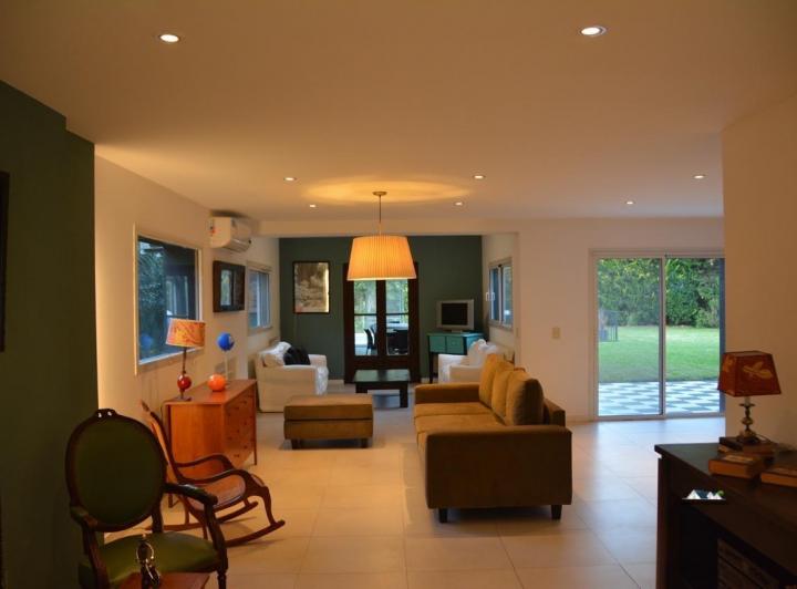 Casa · 430m² · 5 Ambientes · 2 Cocheras