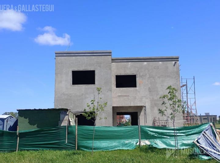 Casa · 201m² · 5 Ambientes