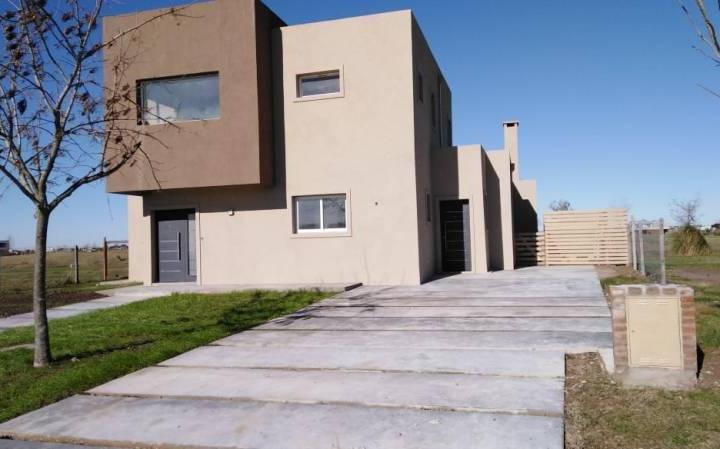 Casa · 190m² · 4 Dormitorios
