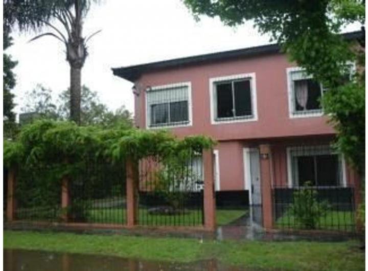 Casa · 280m² · 6 Ambientes · 1 Cochera