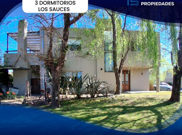 Casa · 242m² · 5 Ambientes · 5 Cocheras