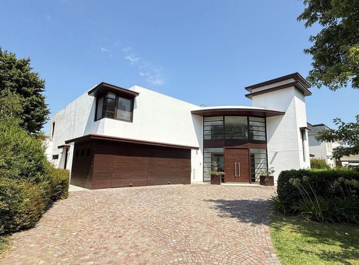 Casa · 529m² · 5 Ambientes · 5 Cocheras