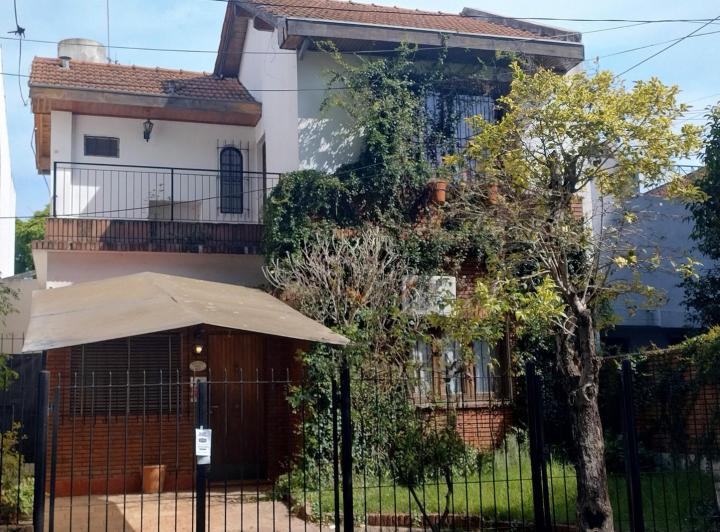 Casa · 172m² · 5 Ambientes · 1 Cochera
