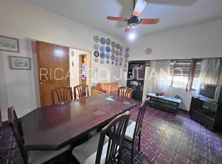 Casa · 215m² · 6 Ambientes