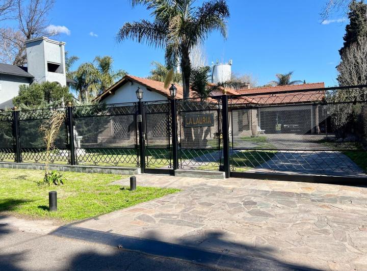 Casa · 429m² · 5 Ambientes · 3 Cocheras