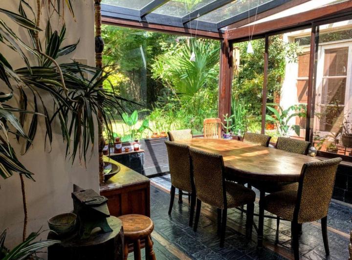 Casa · 230m² · 5 Ambientes · 1 Cochera