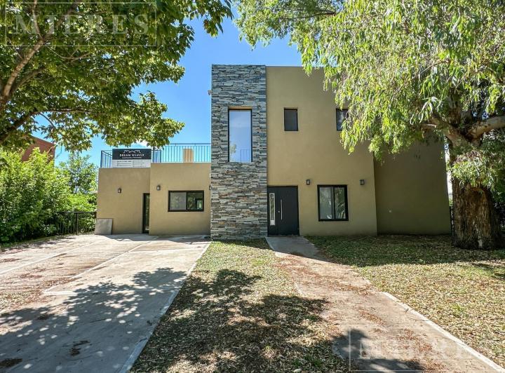 Casa · 182m² · 6 Ambientes