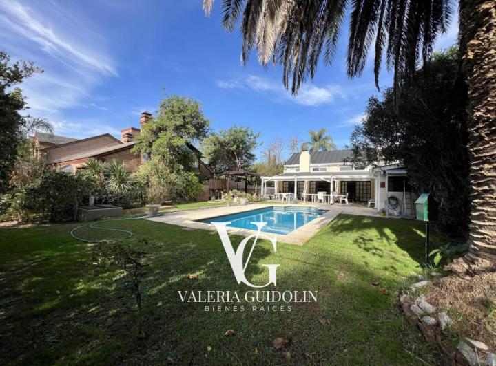 Casa · 291m² · 5 Ambientes · 3 Cocheras
