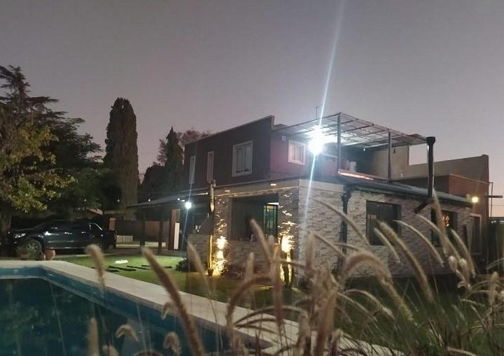 Casa · 203m² · 5 Ambientes · 1 Cochera