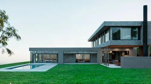 Casa · 250m² · 6 Ambientes · 4 Cocheras